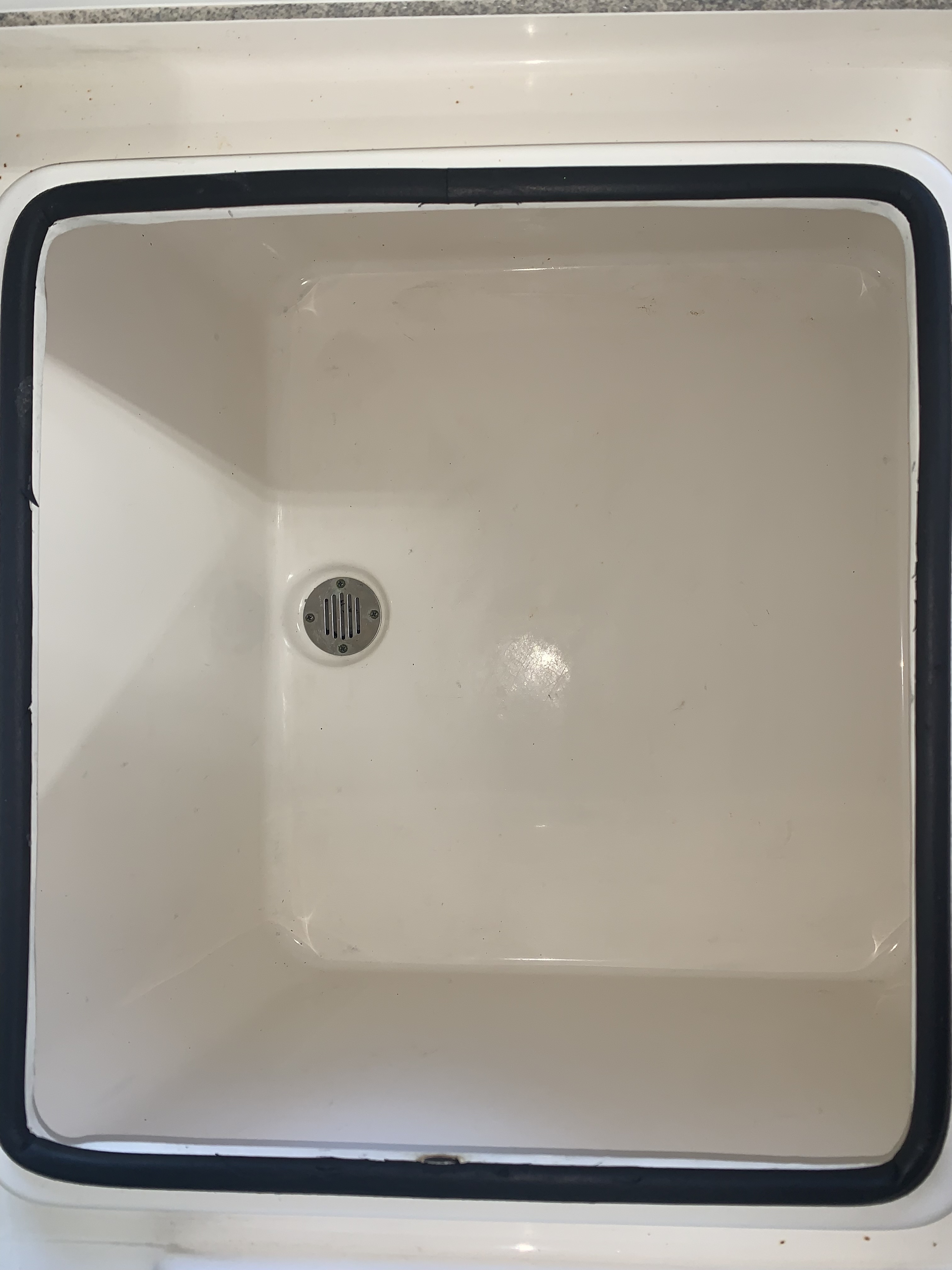 Livewell after — clean white